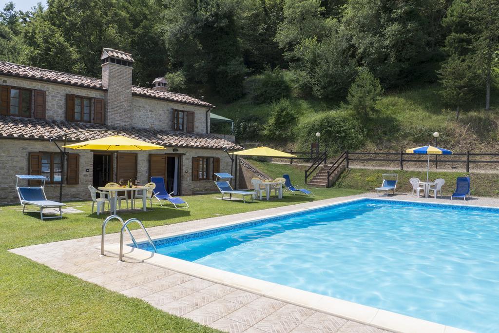 אומברטידה Agriturismo Monte Acuto מראה חיצוני תמונה