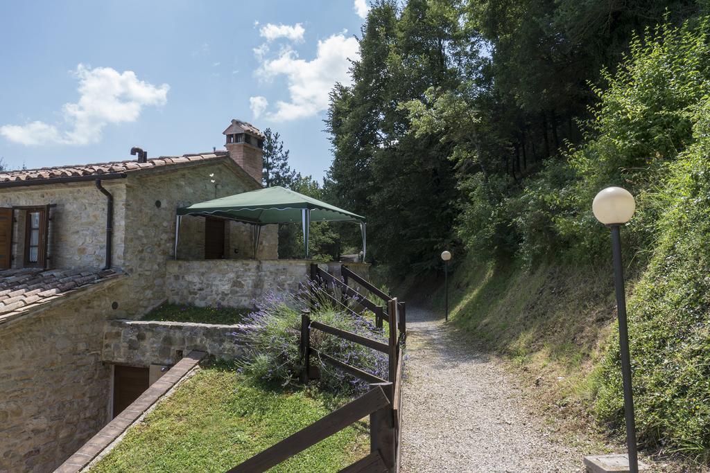 אומברטידה Agriturismo Monte Acuto מראה חיצוני תמונה