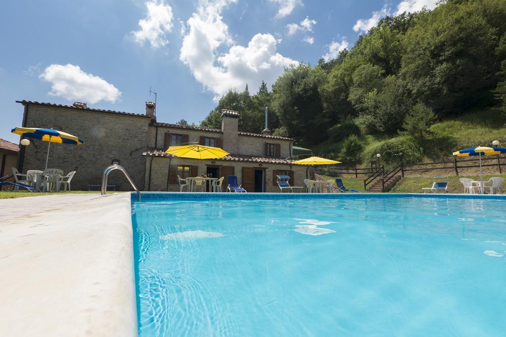 אומברטידה Agriturismo Monte Acuto מראה חיצוני תמונה