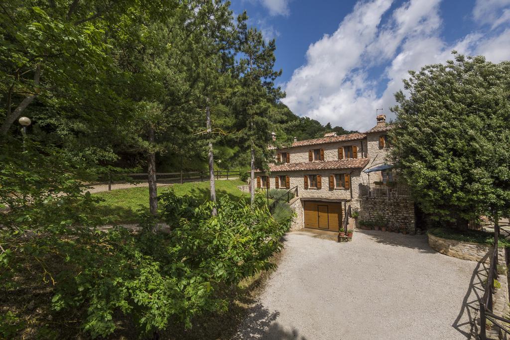 אומברטידה Agriturismo Monte Acuto מראה חיצוני תמונה